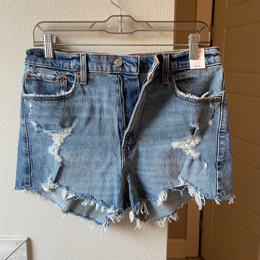 High rise mom short size 8